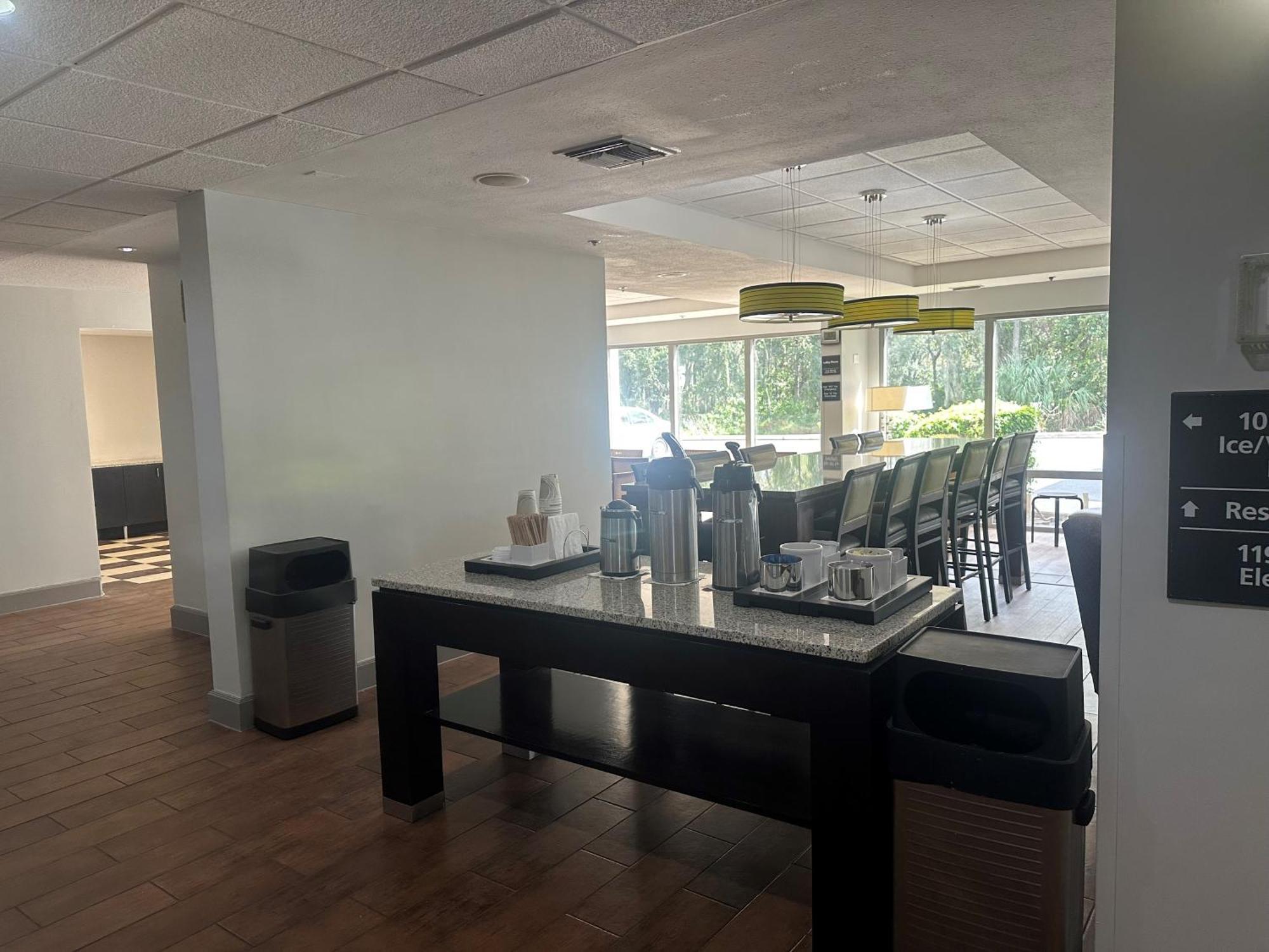Spark By Hilton Tampa Brandon Heartland Екстериор снимка