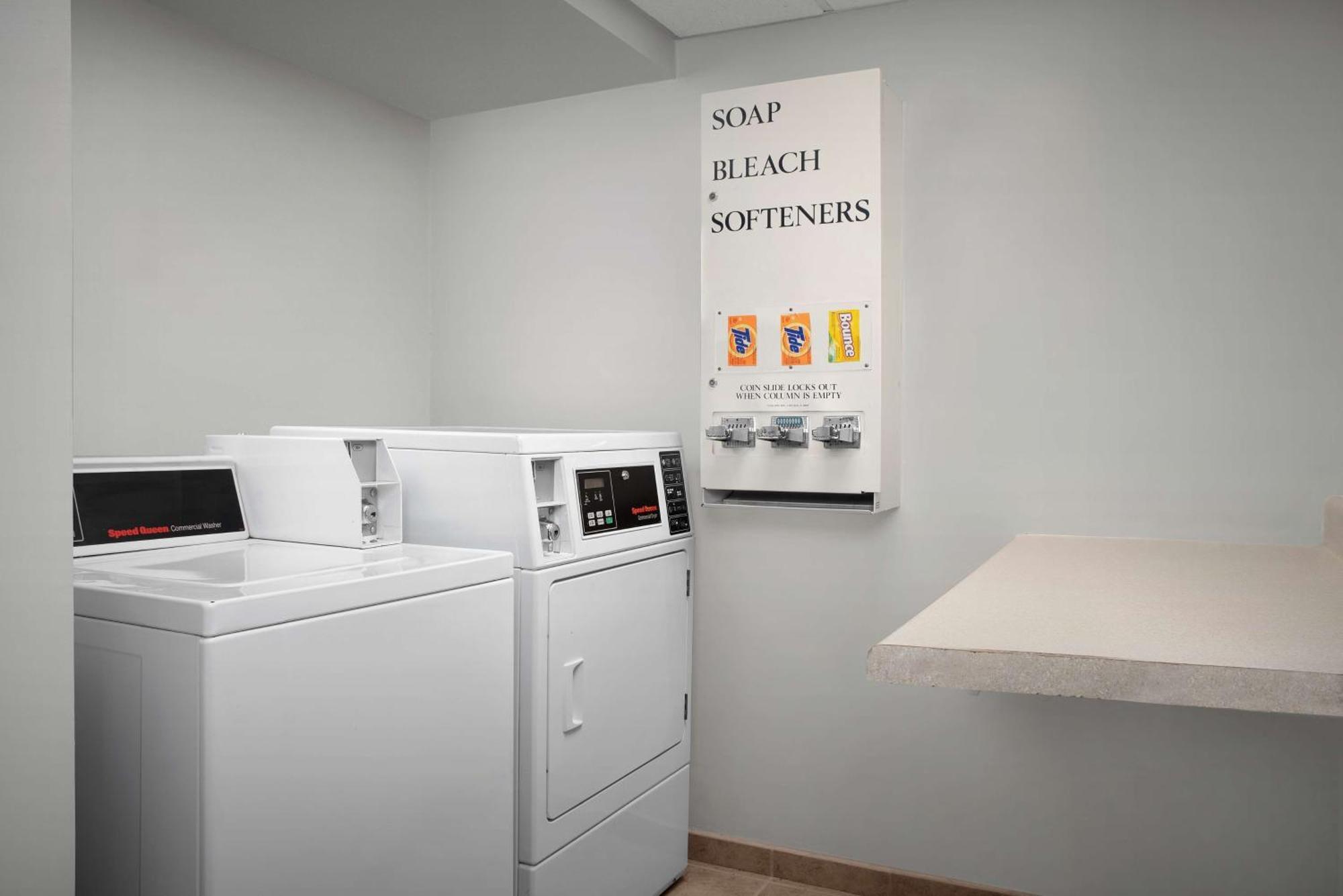 Spark By Hilton Tampa Brandon Heartland Екстериор снимка