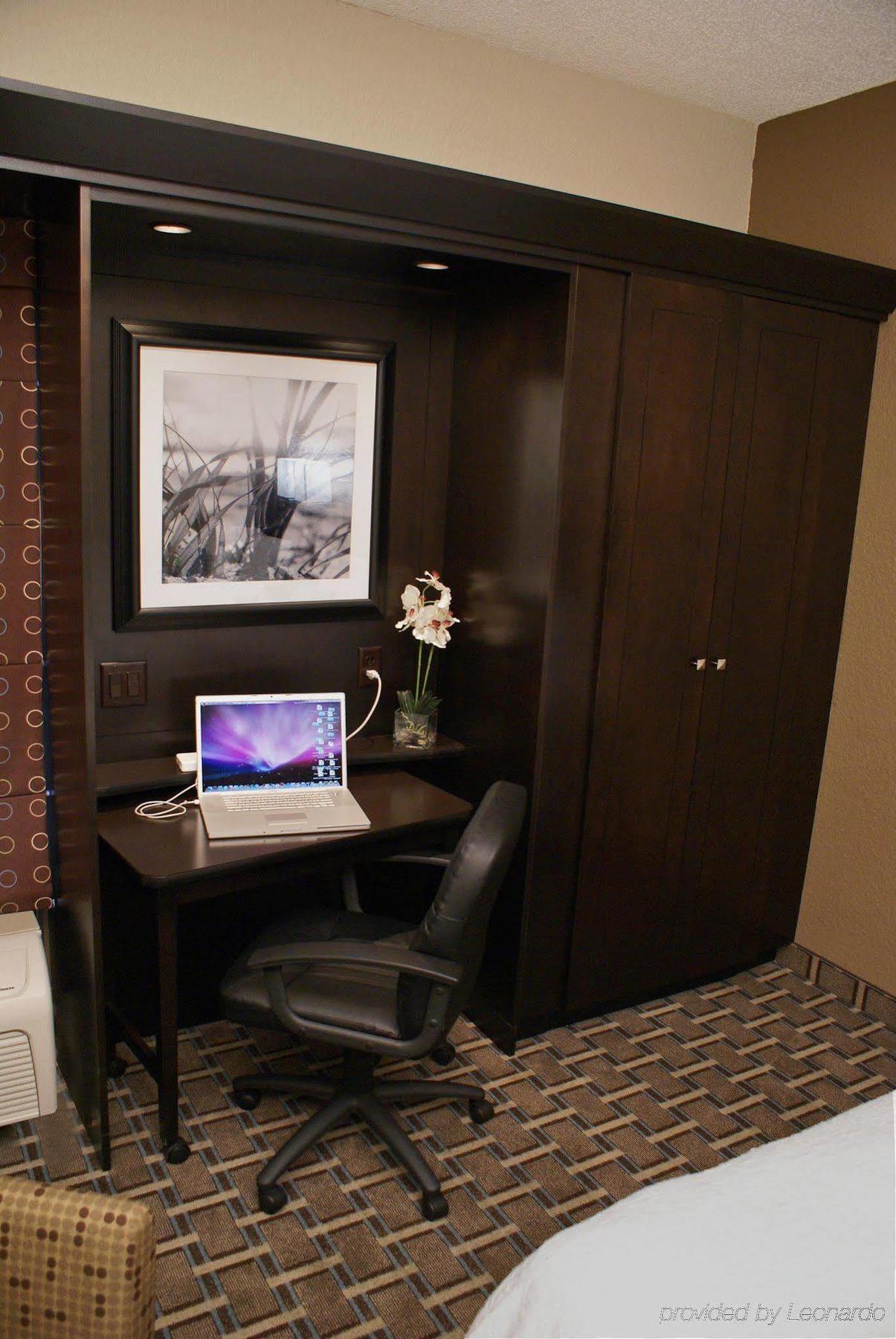 Spark By Hilton Tampa Brandon Heartland Стая снимка
